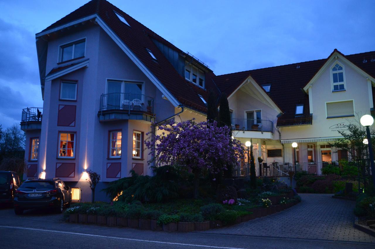 Castell Hotel & Restaurant Leinsweiler Exterior photo